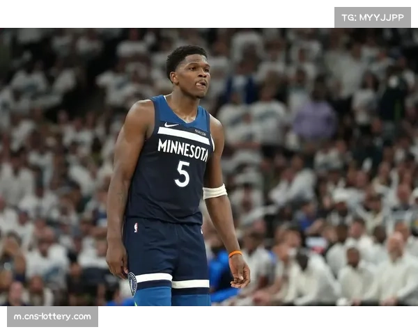 爱德华兹与兰德尔表现亮眼却难救球队困境